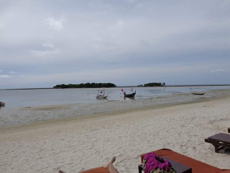 ai1353.photobucket.com_albums_q678_NECM_PraiaChawengfrenteaohotel5Cpia_zpse3186267.jpg