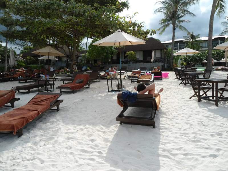 ai1353.photobucket.com_albums_q678_NECM_PraiaChawengfrenteaohotel8Cpia_zps3d191ee0.jpg