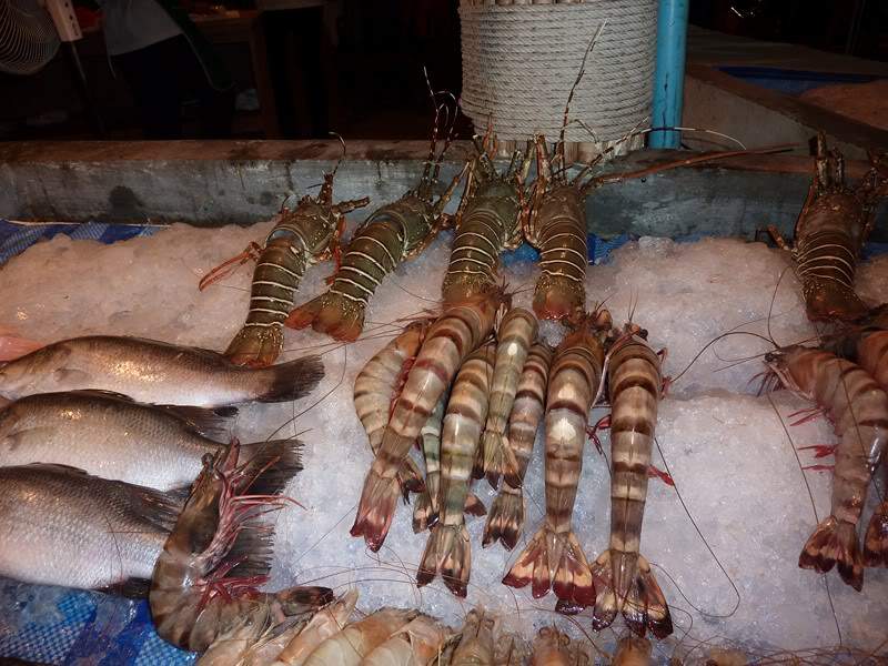 ai1353.photobucket.com_albums_q678_NECM_RestaurantesChaweng5Cpia_zps3a801979.jpg