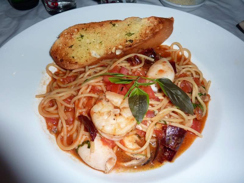 ai1353.photobucket.com_albums_q678_NECM_RestaurantesChaweng8Cpia_zps10000a17.jpg