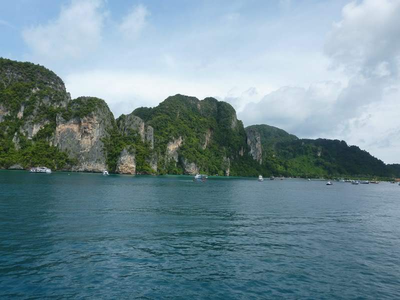 ai1353.photobucket.com_albums_q678_NECM_TourPhiPhi12Cpia_zps0d59071f.jpg