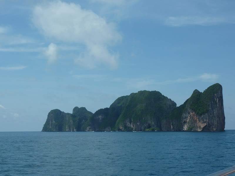 ai1353.photobucket.com_albums_q678_NECM_TourPhiPhi14Cpia_zps739161fb.jpg