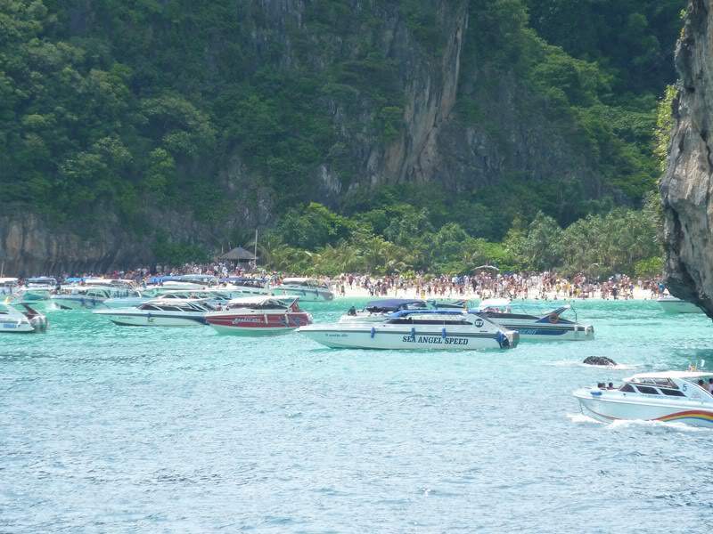 ai1353.photobucket.com_albums_q678_NECM_TourPhiPhi18Cpia_zps1ef4d998.jpg