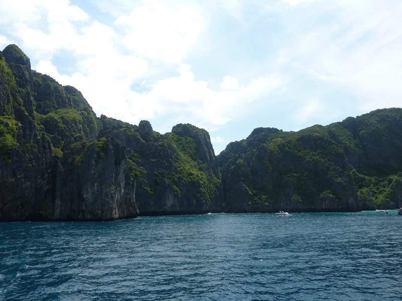 ai1353.photobucket.com_albums_q678_NECM_TourPhiPhi19Cpia_zpsc419f954.jpg