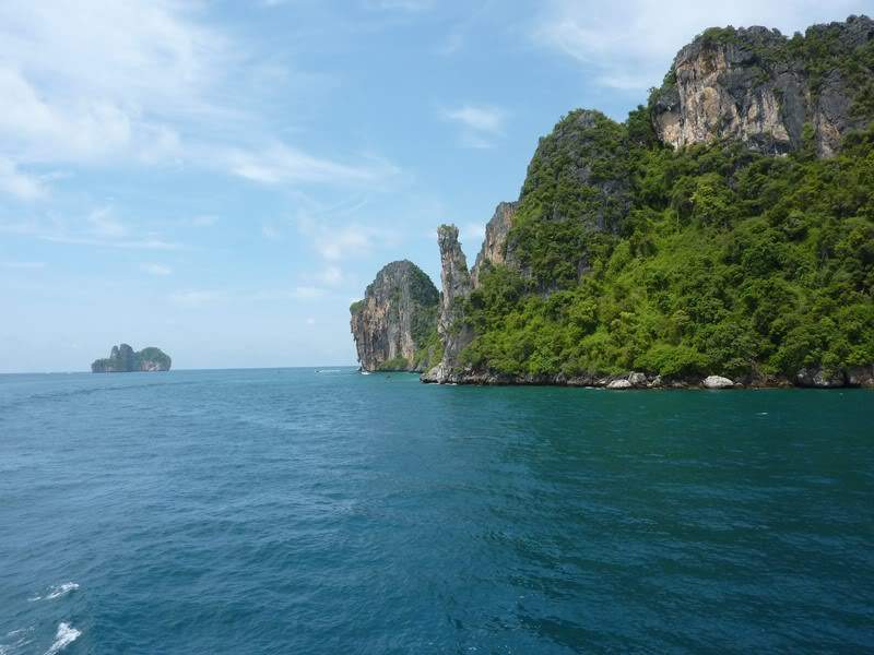 ai1353.photobucket.com_albums_q678_NECM_TourPhiPhi25Cpia_zpsfcbcdefa.jpg