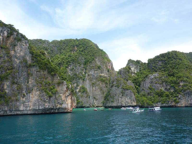 ai1353.photobucket.com_albums_q678_NECM_TourPhiPhi27Cpia_zpse4512c98.jpg