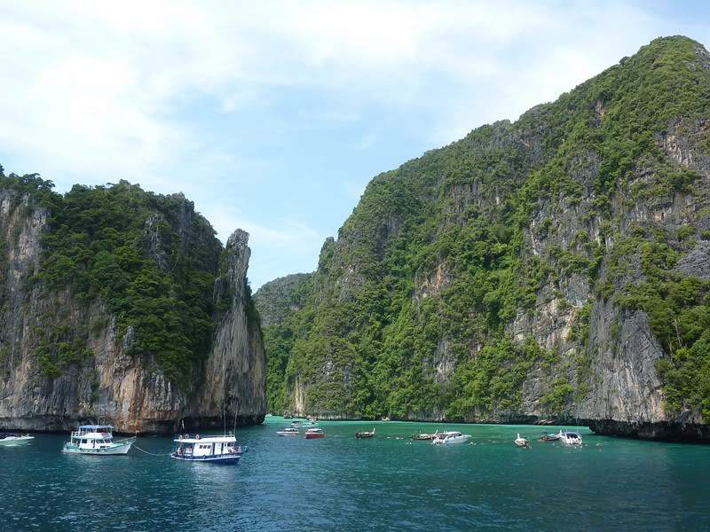 ai1353.photobucket.com_albums_q678_NECM_TourPhiPhi29Cpia_zpsc80ef65c.jpg