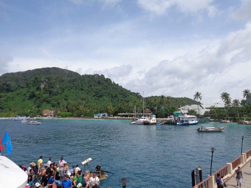 ai1353.photobucket.com_albums_q678_NECM_TourPhiPhi43Cpia_zps80c1491c.jpg