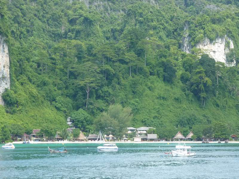 ai1353.photobucket.com_albums_q678_NECM_TourPhiPhi48Cpia_zps734c45f1.jpg