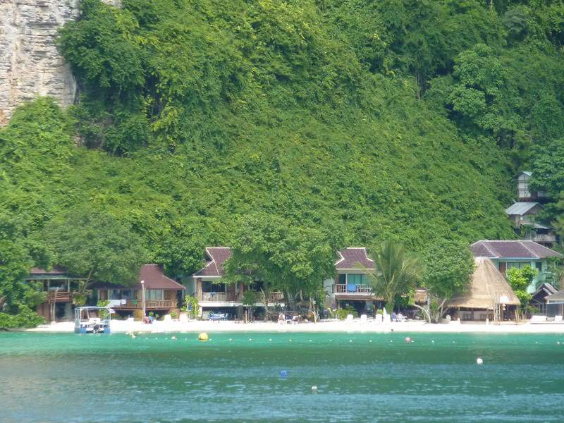 ai1353.photobucket.com_albums_q678_NECM_TourPhiPhi49Cpia_zpsa2b5cee5.jpg