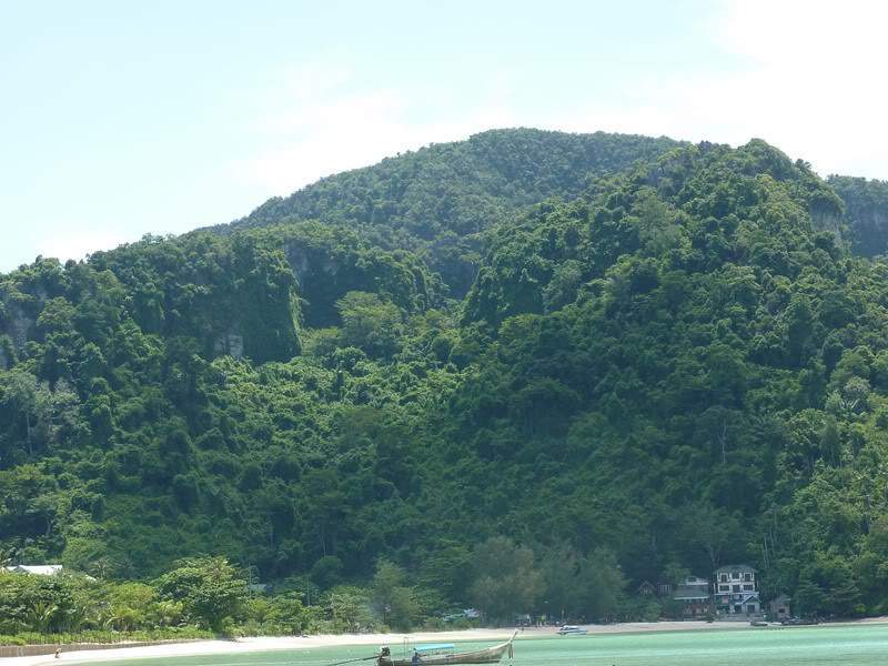 ai1353.photobucket.com_albums_q678_NECM_TourPhiPhi52Cpia_zpsb3816646.jpg