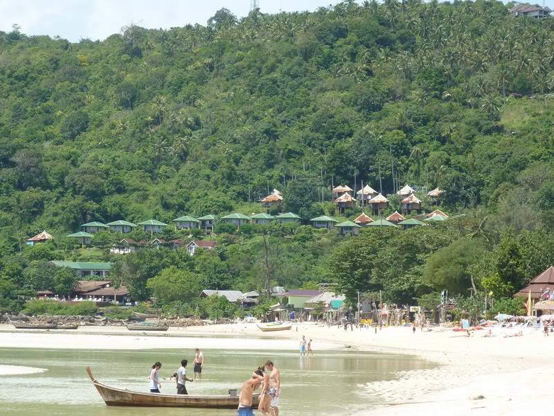ai1353.photobucket.com_albums_q678_NECM_TourPhiPhi56Cpia_zps4b070844.jpg
