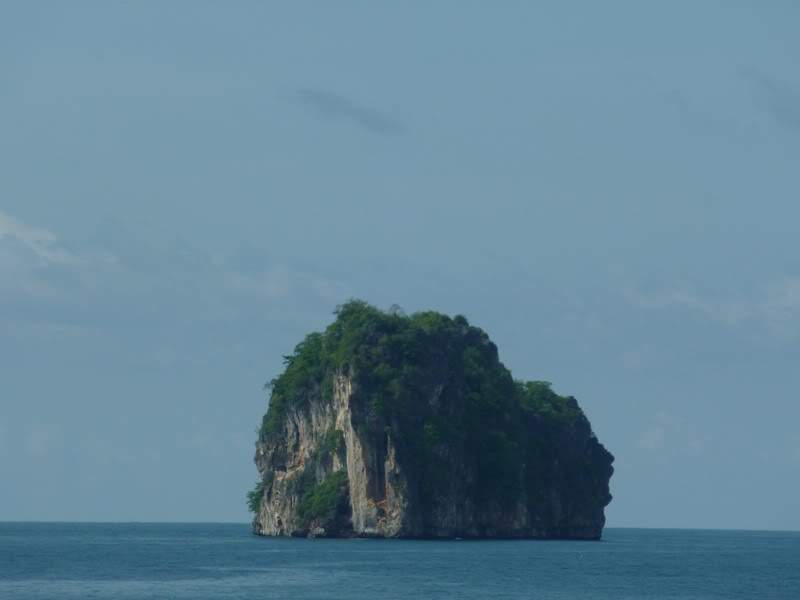 ai1353.photobucket.com_albums_q678_NECM_TourPhiPhi5Cpia_zps09288345.jpg