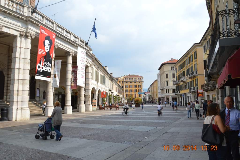 ai1368.photobucket.com_albums_ag187_d3ci0_Road_20Trip_202014_Brescia_201_zpsxndfnrc2.jpg