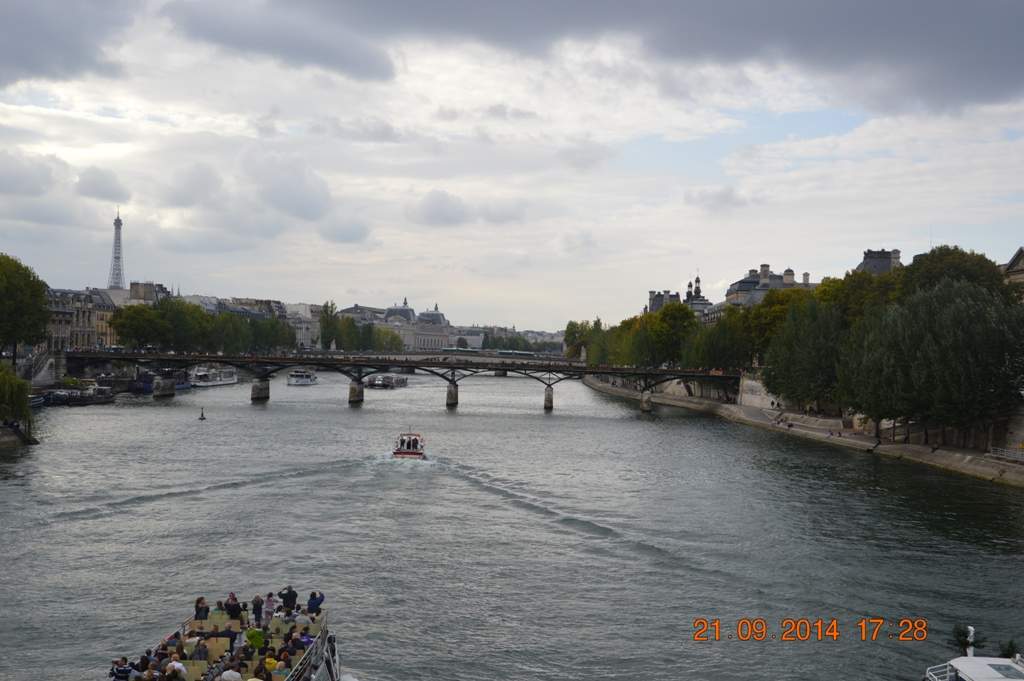 ai1368.photobucket.com_albums_ag187_d3ci0_Road_20Trip_202014_Paris_203_zpsyw509sor.jpg