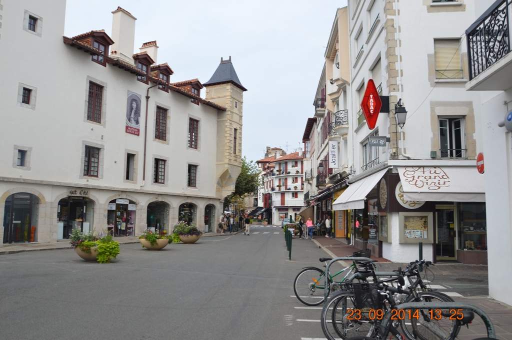 ai1368.photobucket.com_albums_ag187_d3ci0_Road_20Trip_202014_Saint_Jean_De_Luz_201_zpszcvbt8ce.jpg