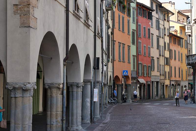 ai1373.photobucket.com_albums_ag395_albertoguedes1_Bergamo_20800_IMG_0168_800_zpsb5cc3746.jpg