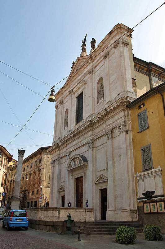 ai1373.photobucket.com_albums_ag395_albertoguedes1_Bergamo_20800_IMG_0175_800_zps5b51a54a.jpg