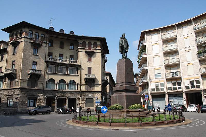 ai1373.photobucket.com_albums_ag395_albertoguedes1_Bergamo_20800_IMG_0191_800_zpsa959508c.jpg