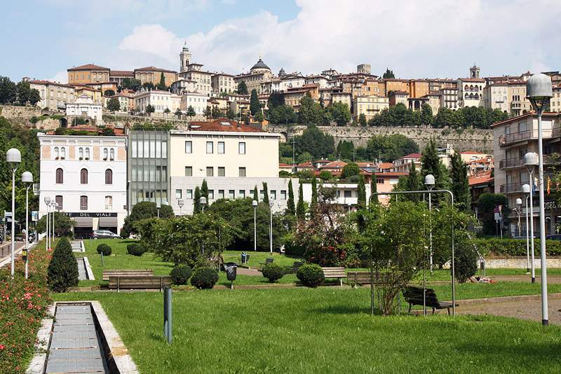 ai1373.photobucket.com_albums_ag395_albertoguedes1_Bergamo_20800_IMG_0194_800_zps2e6205a9.jpg