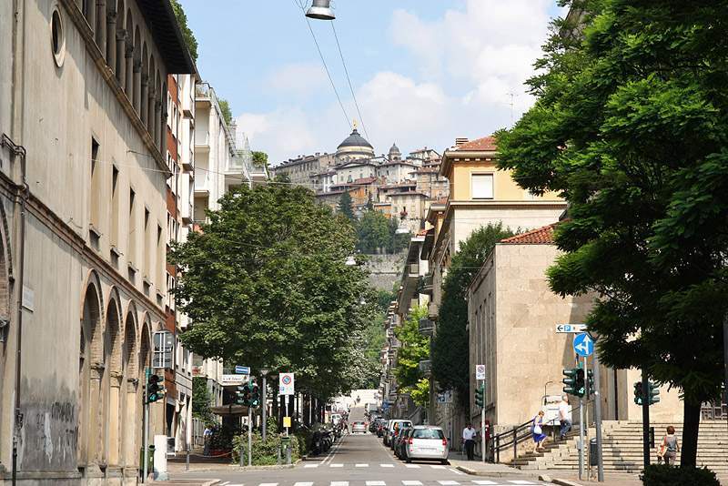 ai1373.photobucket.com_albums_ag395_albertoguedes1_Bergamo_20800_IMG_0207_800_zps6b4cdb59.jpg