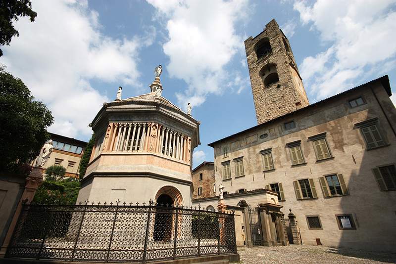 ai1373.photobucket.com_albums_ag395_albertoguedes1_Bergamo_20800_IMG_0230_800_zps19c486b0.jpg