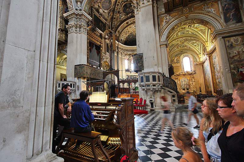 ai1373.photobucket.com_albums_ag395_albertoguedes1_Bergamo_20800_IMG_0247_800_zps404055e5.jpg