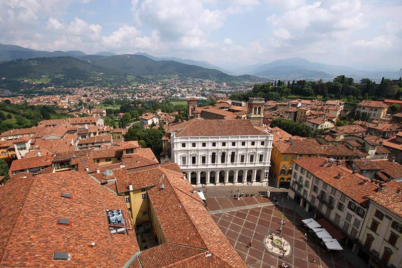 ai1373.photobucket.com_albums_ag395_albertoguedes1_Bergamo_20800_IMG_0277_800_zps2943f911.jpg