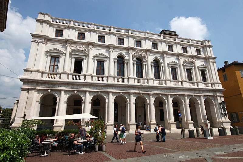 ai1373.photobucket.com_albums_ag395_albertoguedes1_Bergamo_20800_IMG_0309_800_zps80198389.jpg