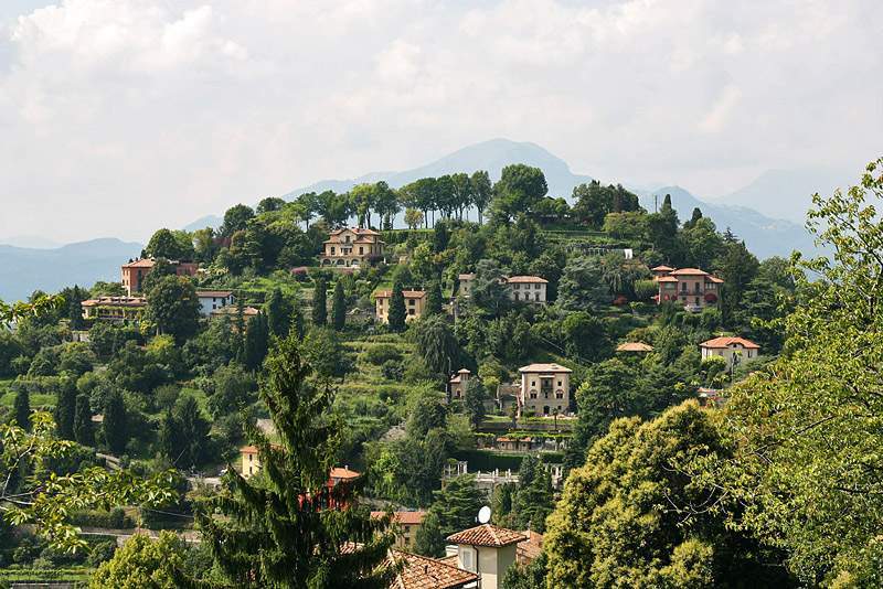 ai1373.photobucket.com_albums_ag395_albertoguedes1_Bergamo_20800_IMG_0325_800_zps1c2721d3.jpg