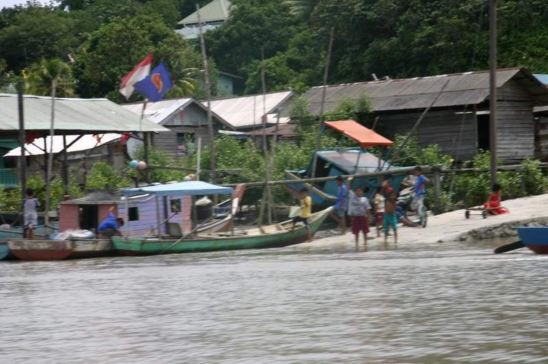 ai138.photobucket.com_albums_q278_CarlosLuz_Borneo2_IMG_7828.jpg