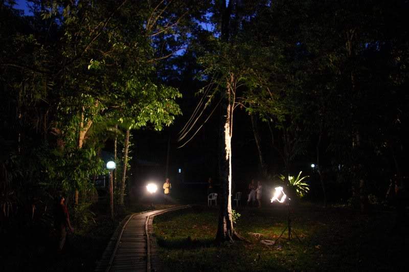 ai138.photobucket.com_albums_q278_CarlosLuz_Borneo_IMG_7698.jpg