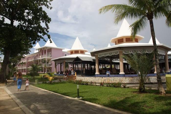 ai138.photobucket.com_albums_q278_CarlosLuz_Jamaica_00HotelRestaurantePraia.jpg