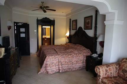 ai138.photobucket.com_albums_q278_CarlosLuz_Jamaica_00QuartoHotel1.jpg