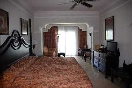 ai138.photobucket.com_albums_q278_CarlosLuz_Jamaica_00QuartoHotel2.jpg