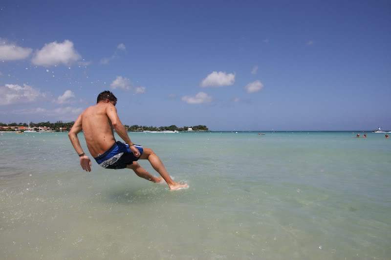 ai138.photobucket.com_albums_q278_CarlosLuz_Jamaica_01PraiaSalto1.jpg