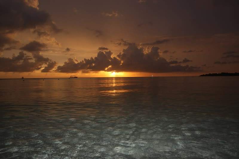 ai138.photobucket.com_albums_q278_CarlosLuz_Jamaica_11PorSolIMG_4546.jpg