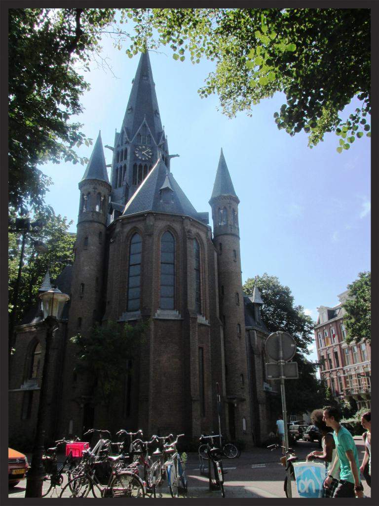 ai225.photobucket.com_albums_dd306_aserodio_2014_Amsterdam_b04658acc76bc7ece6bb925d99c2a2ec10a.jpg