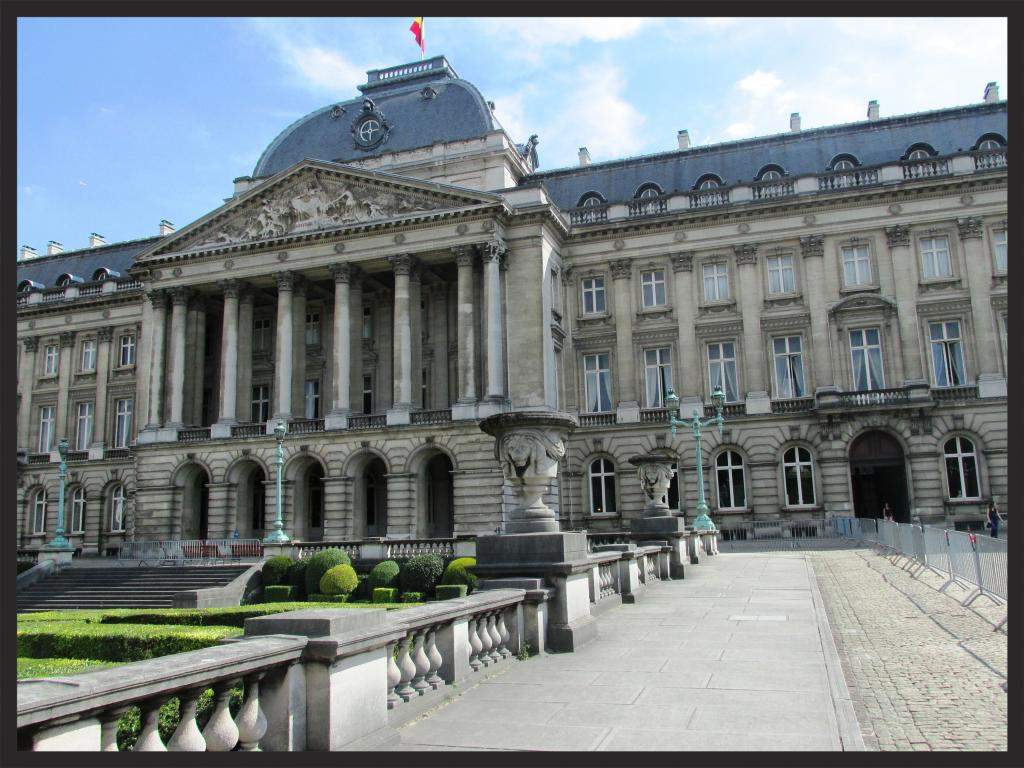 ai225.photobucket.com_albums_dd306_aserodio_2014_Bruxelas_0ff7fe537567c52f16d7426feda41138f2c3.jpg