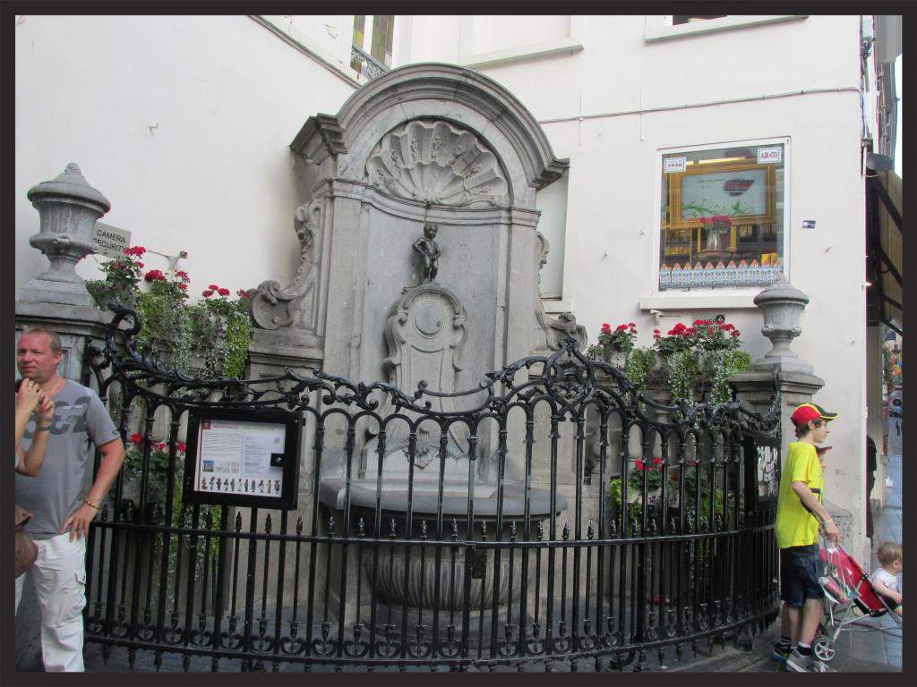 ai225.photobucket.com_albums_dd306_aserodio_2014_Bruxelas_27d0e9ff6dd6e8a96fb2c0281d817933e617.jpg