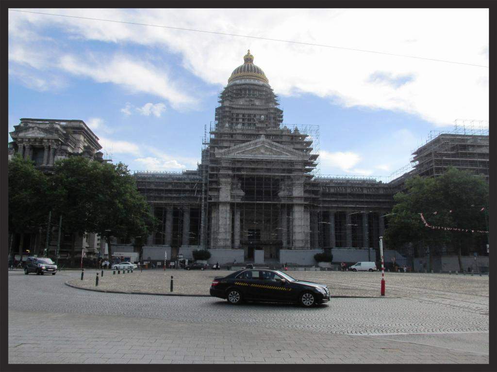 ai225.photobucket.com_albums_dd306_aserodio_2014_Bruxelas_cb3e4786b85f88289f580485392376a81d65.jpg