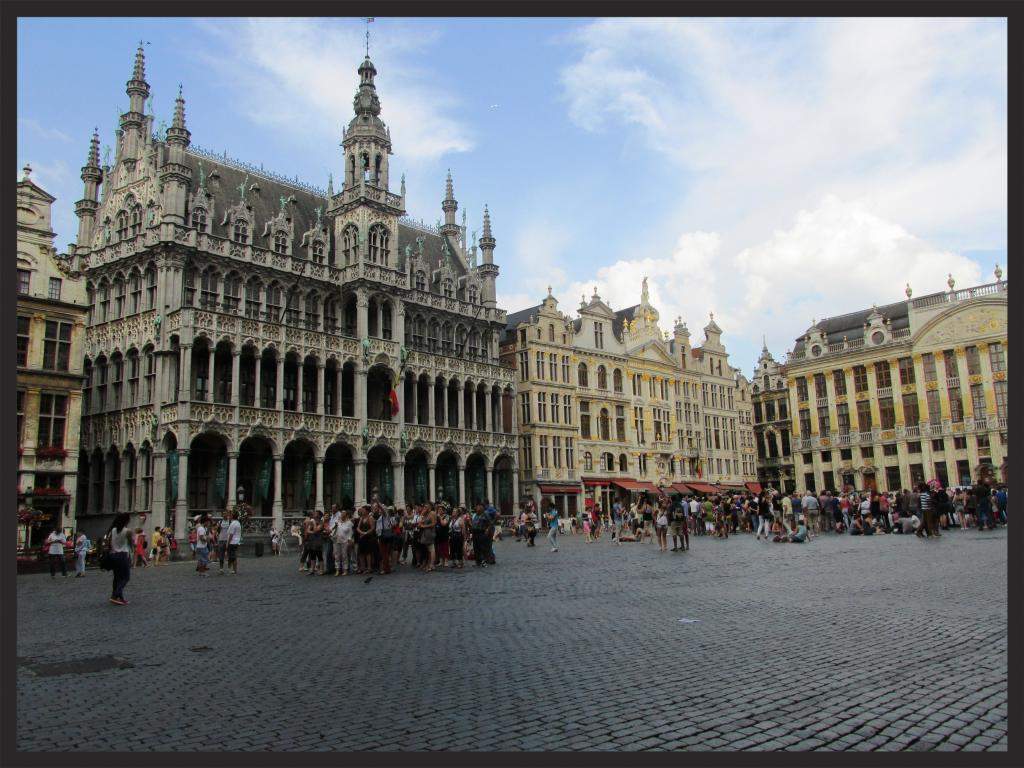 ai225.photobucket.com_albums_dd306_aserodio_2014_Bruxelas_eade2aaf4a47e30fa3b6446edbbaf04eb04e.jpg