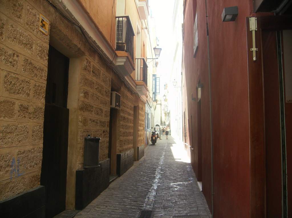 ai225.photobucket.com_albums_dd306_aserodio_CADIZ_FRIAS2012802.jpg