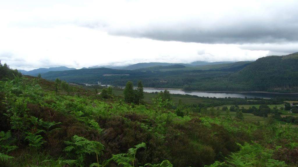 ai225.photobucket.com_albums_dd306_aserodio_Scotland_casa_Loch_20Laggan_IMG_3104_zps9854b29d.jpg