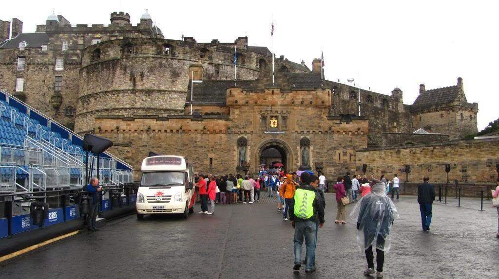 ai225.photobucket.com_albums_dd306_aserodio_Scotland_Edinburgh_IMG_1574_zpsfd18bc0e.jpg