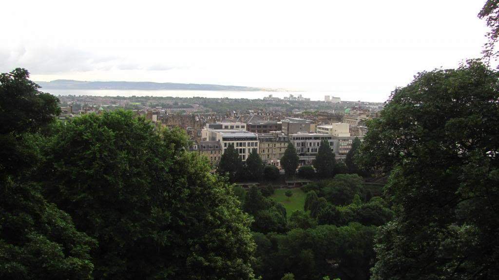 ai225.photobucket.com_albums_dd306_aserodio_Scotland_Edinburgh_IMG_1576_zpsf70f1ad5.jpg
