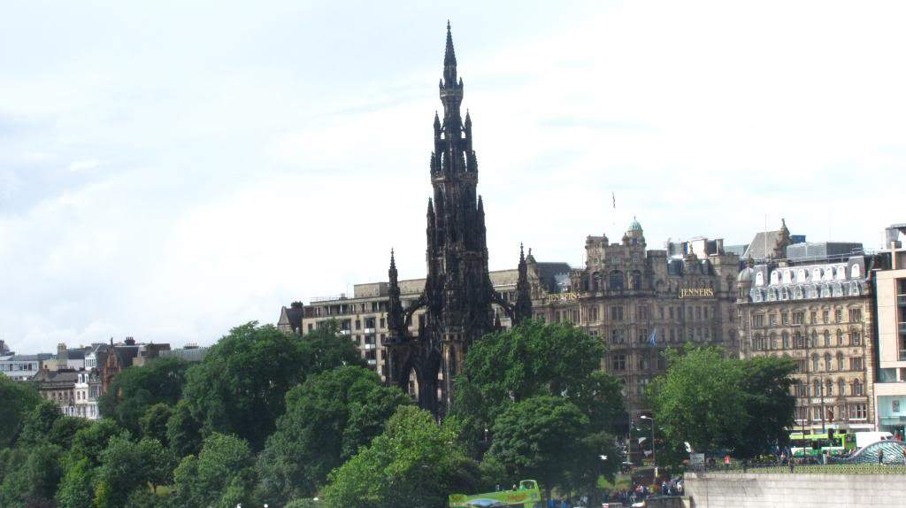 ai225.photobucket.com_albums_dd306_aserodio_Scotland_Edinburgh_IMG_4020_zps626fcadf.jpg