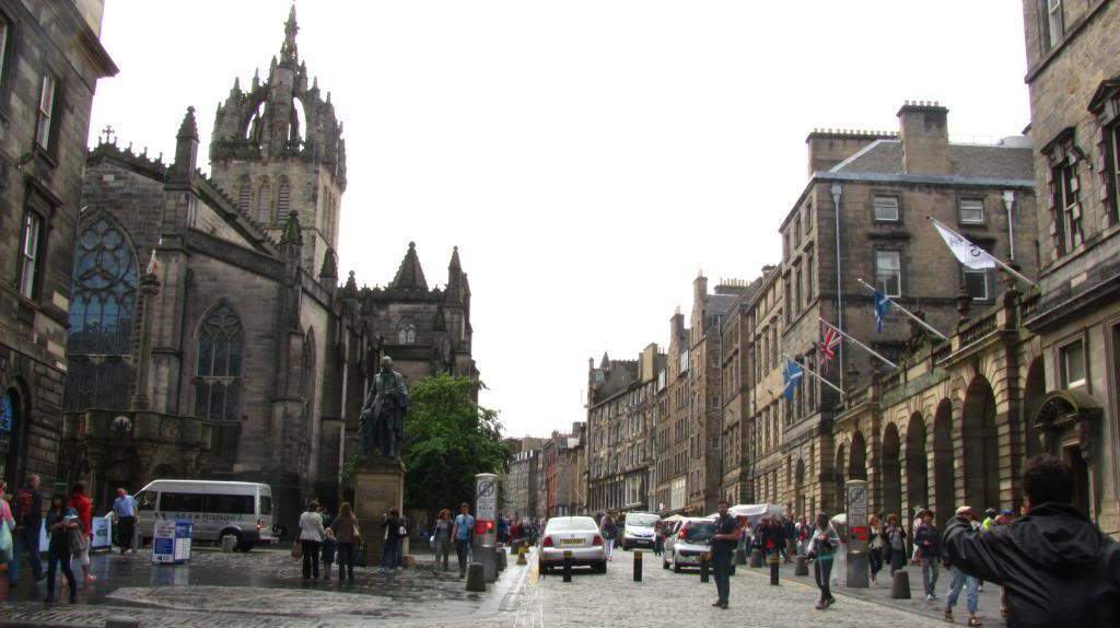 ai225.photobucket.com_albums_dd306_aserodio_Scotland_Edinburgh_IMG_4031_zpse9853164.jpg