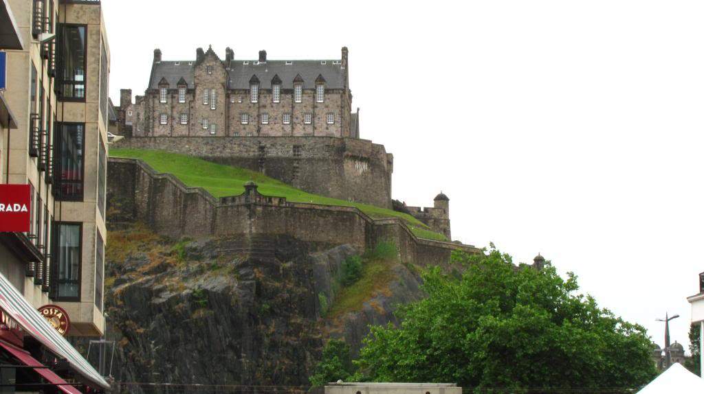 ai225.photobucket.com_albums_dd306_aserodio_Scotland_Edinburgh_IMG_4114_zps705ada43.jpg