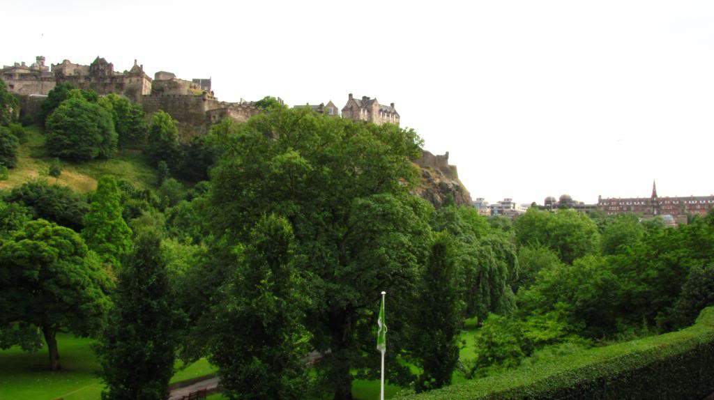 ai225.photobucket.com_albums_dd306_aserodio_Scotland_Edinburgh_IMG_4133_zpsb50ff5a9.jpg